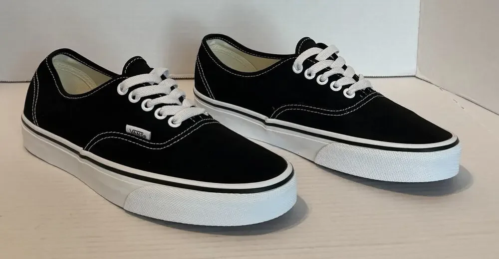 BRAND NEW Size 7/7.5 Men / 8.5/9 Women - Vans Authentic Black - VN000EE3BLK